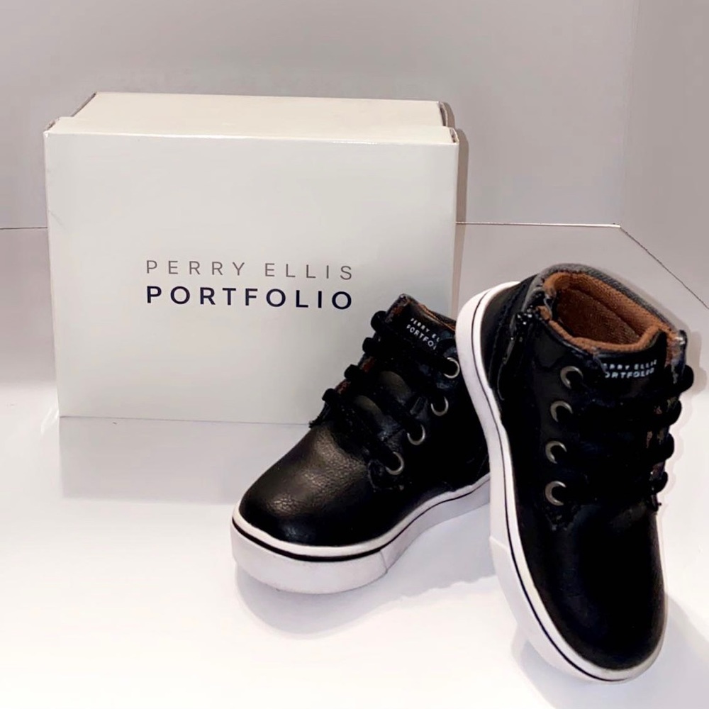 Perry Ellis Sz 5  Perry Ellis 'Chucker' Shoes